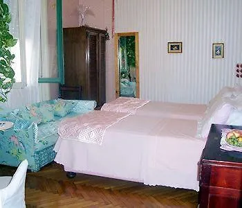 Milan Hotel 3*,